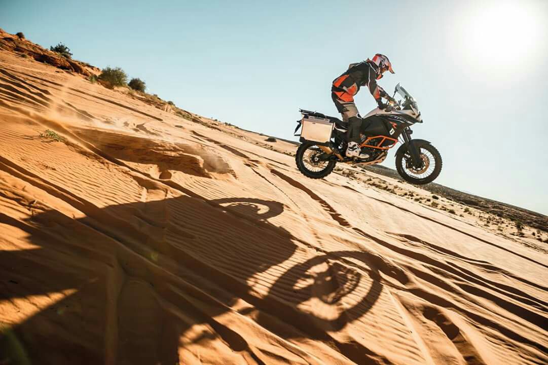 Roar towards that weekend!
#KTM
#1190R
#GIVESYOUWINGS