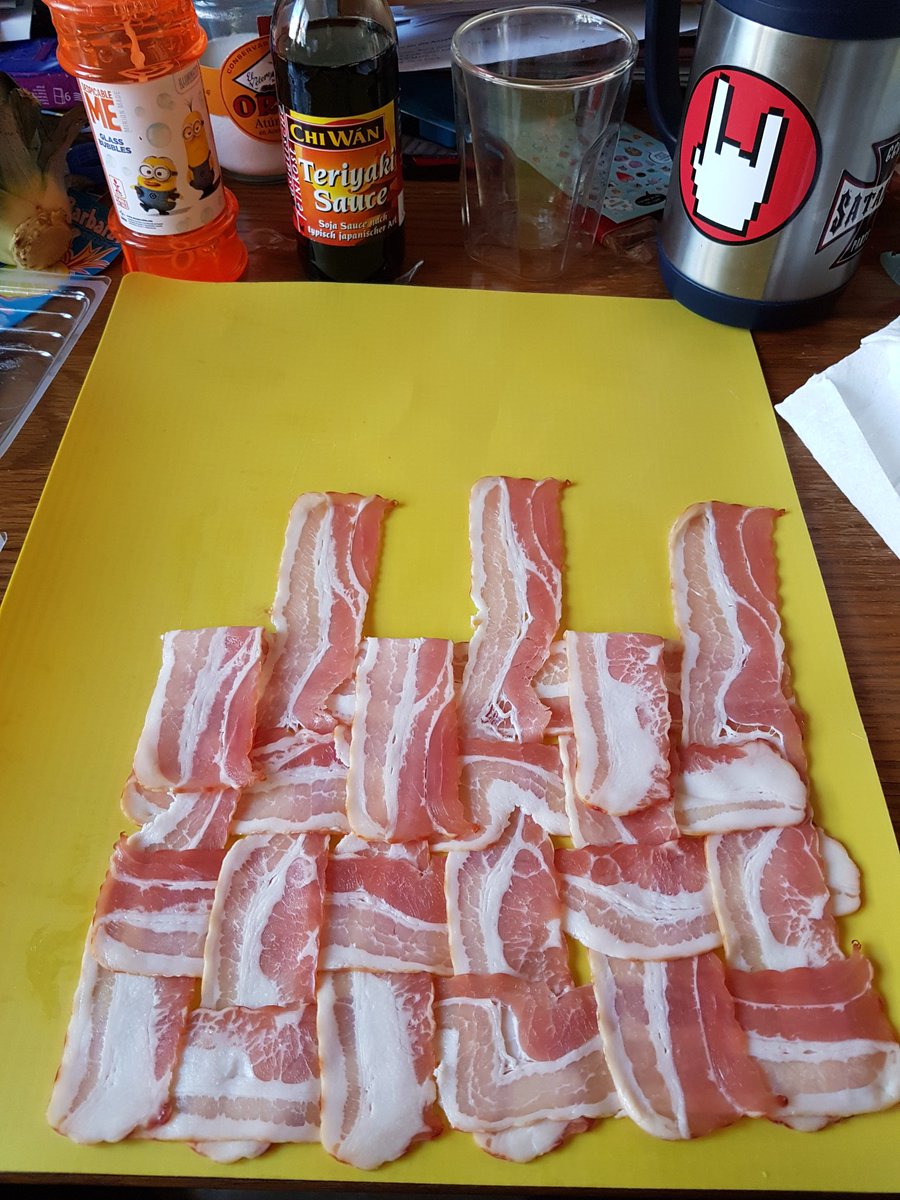 0iramrepuS's tweet photo. preparing a special bomb for the smoker.... the bacon carpet #bbq #smoker #Vatertag #pineapplebomb https://t.co/jbfH9zPKgZ