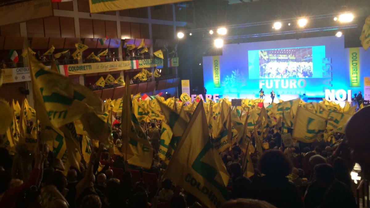 urukwavu's tweet photo. Oggi a #Torino con #Coldiretti per rivendicare il diritto ad un'alimentazione sana e di qualità #fbk https://t.co/dSSGSv7BjA