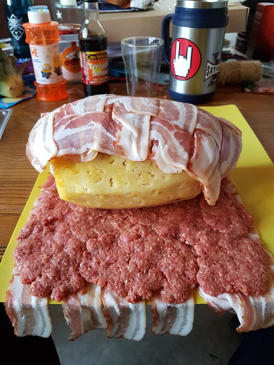 0iramrepuS's tweet photo. preparing a special bomb for the smoker :o).... final #bbq #smoker #Vatertag #pineapplebomb https://t.co/FlGoQDQpZU