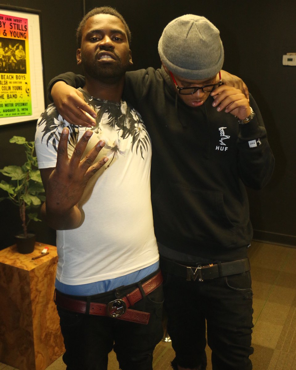 15lugGa's tweet image. Me &amp;amp; @JaeminMiquel #PenGame #LoM
