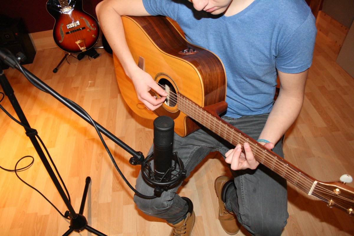 AelStudio tweet picture