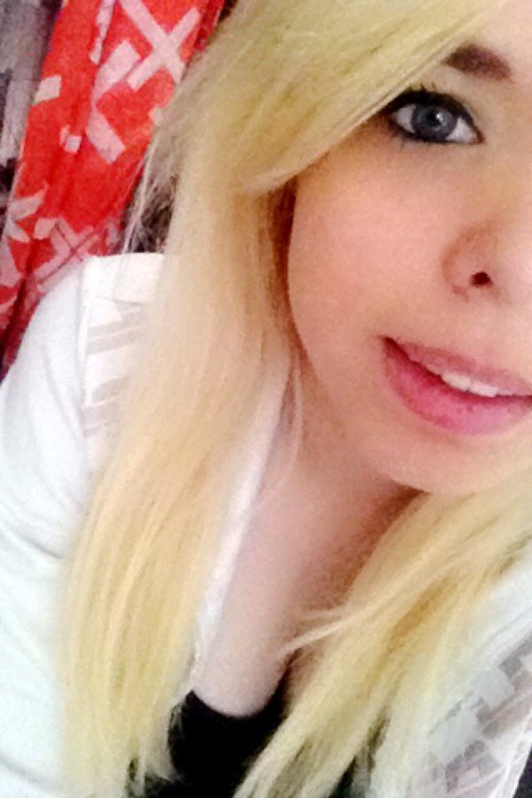 PacifistLilSoul's tweet photo. #Selfie. Bored ASF https://t.co/U3mWm9YtgS