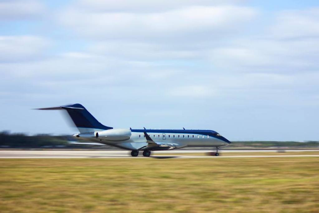 mphclub's tweet image. We have lift off @fontainebleauaviation! #FlyFamously ift.tt/26WLjjP