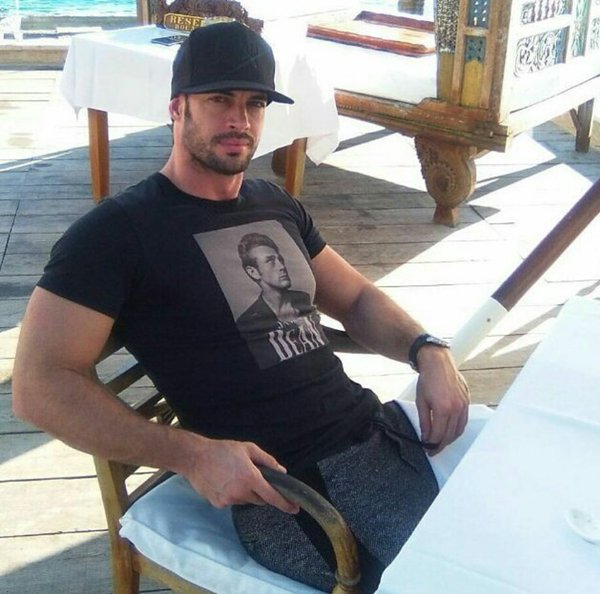 CarlaMarquezz's tweet photo. Vamos chicas! A mover el TW por amor a nuestro bello @willylevy29 usemos el #ElMundoUnidoPorAmorAWL 
@WLWBrazil https://t.co/d2NYOOdFMj