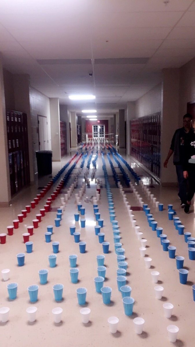 OutKickBets's tweet photo. Franklin High School senior prank 😭 https://t.co/DF9fiJJffc