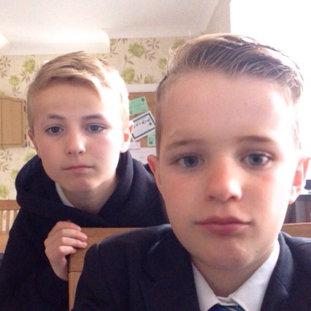 RCarr0307's tweet photo. Me and my brother do a face swap #f2faceswap https://t.co/XUye1VkDcT