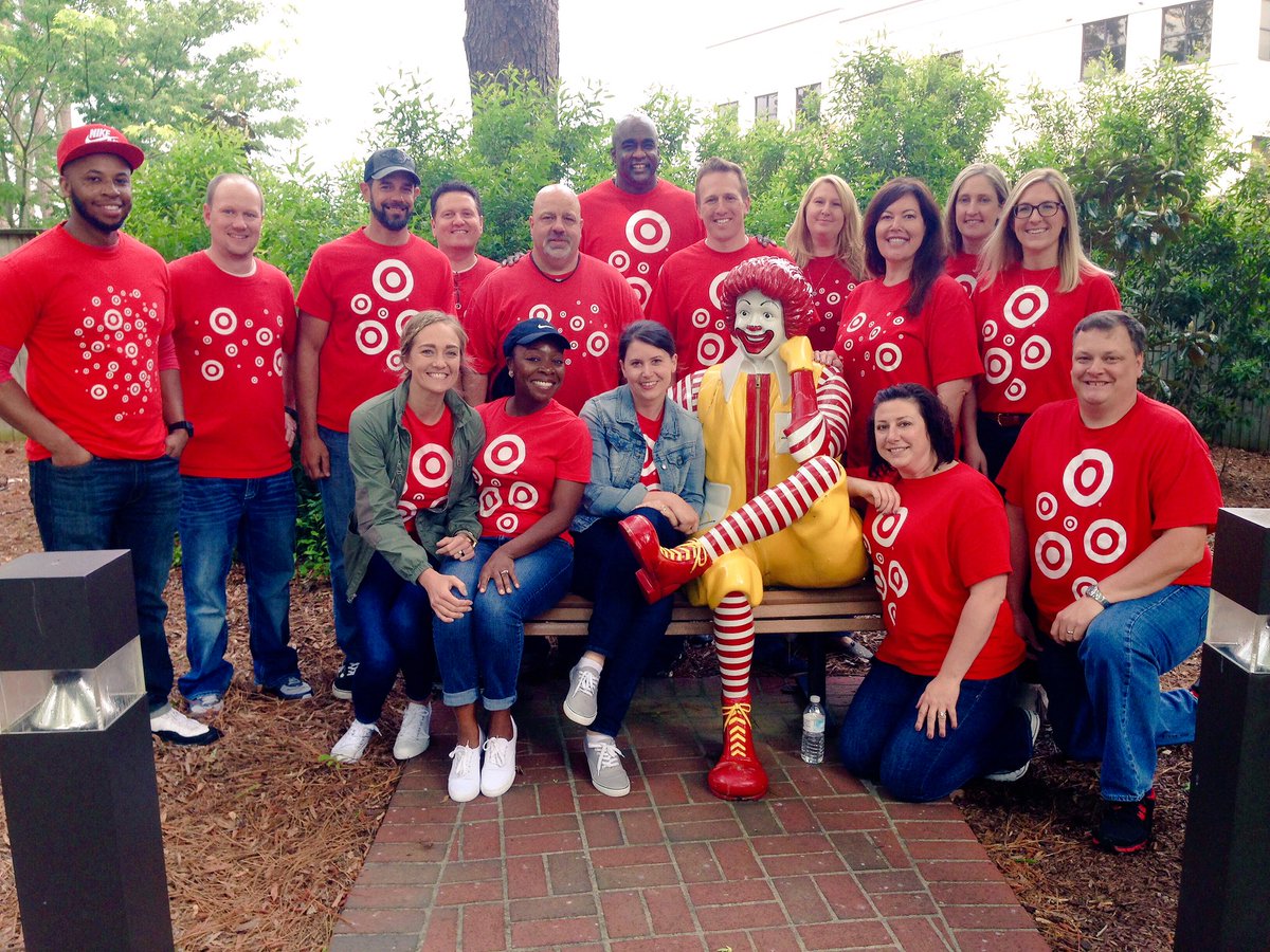 goossteph's tweet photo. D464 at the Ronald McDonald House! @LyaRandom @SextonRob @dianecappo #R400community @DavidJ0hnson @LangdonShawn https://t.co/Goo681qJLg