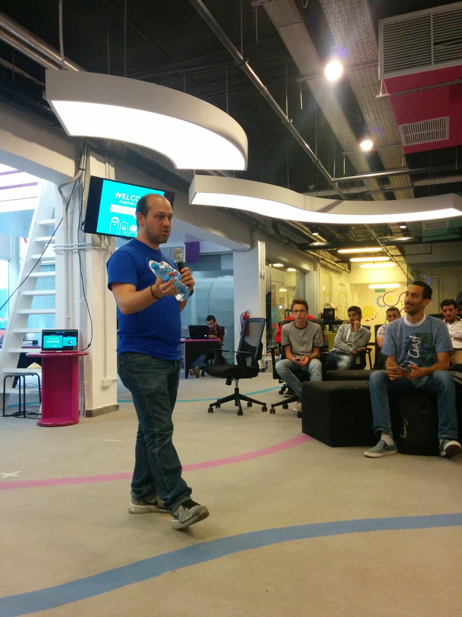SWeekendJO's tweet photo. بتعرفو قصة قزازة المي؟! 
AKA you sell your customer "the need". 

with @alkarmi at #SWAmman #ammanstartupweek https://t.co/5C2WPswfW7