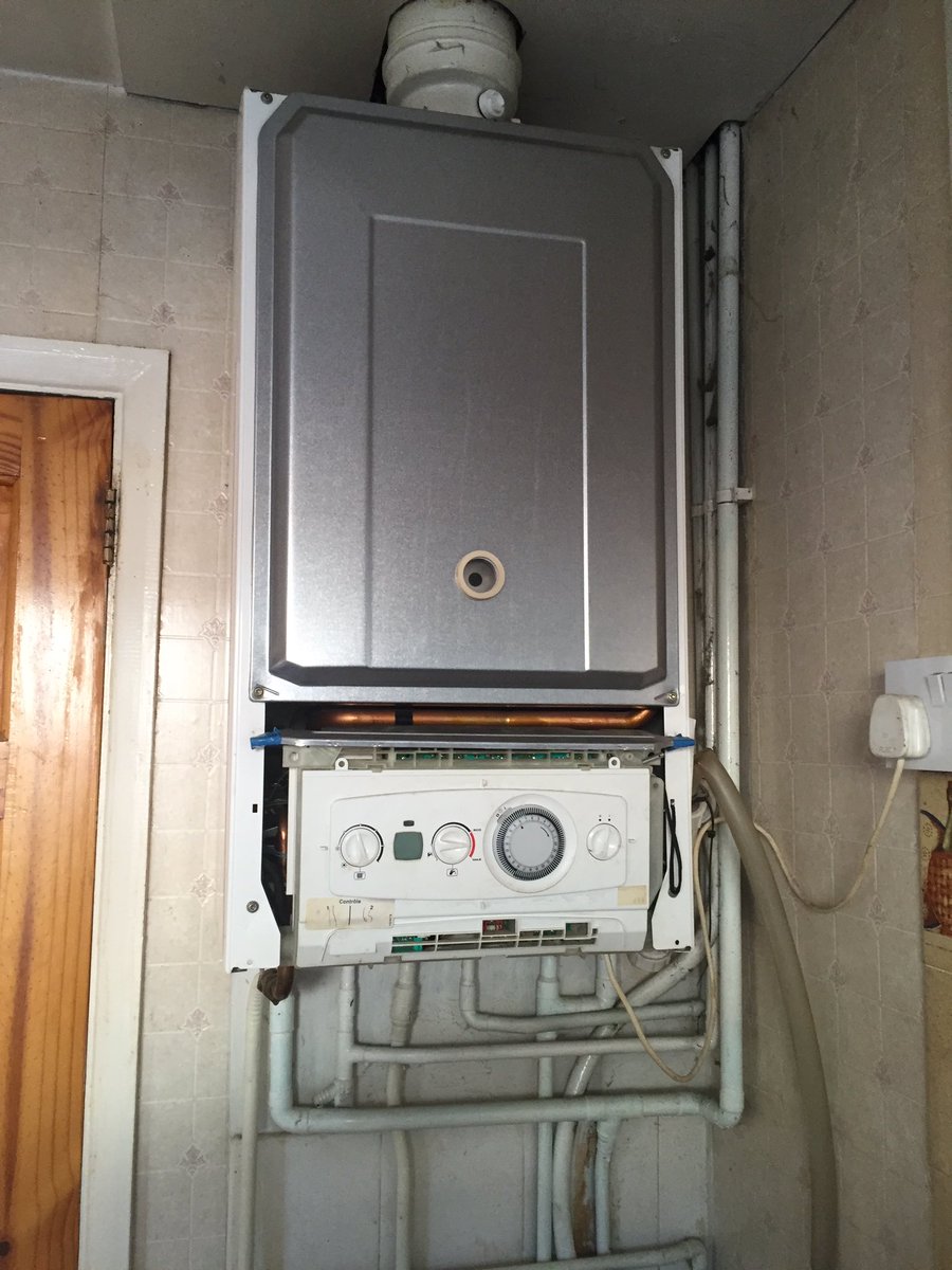 ajmhtg_ltd's tweet photo. Old ci out new @glowwworm energy in..... With @magnaclean Nice easy install today https://t.co/bW1OAHsKez