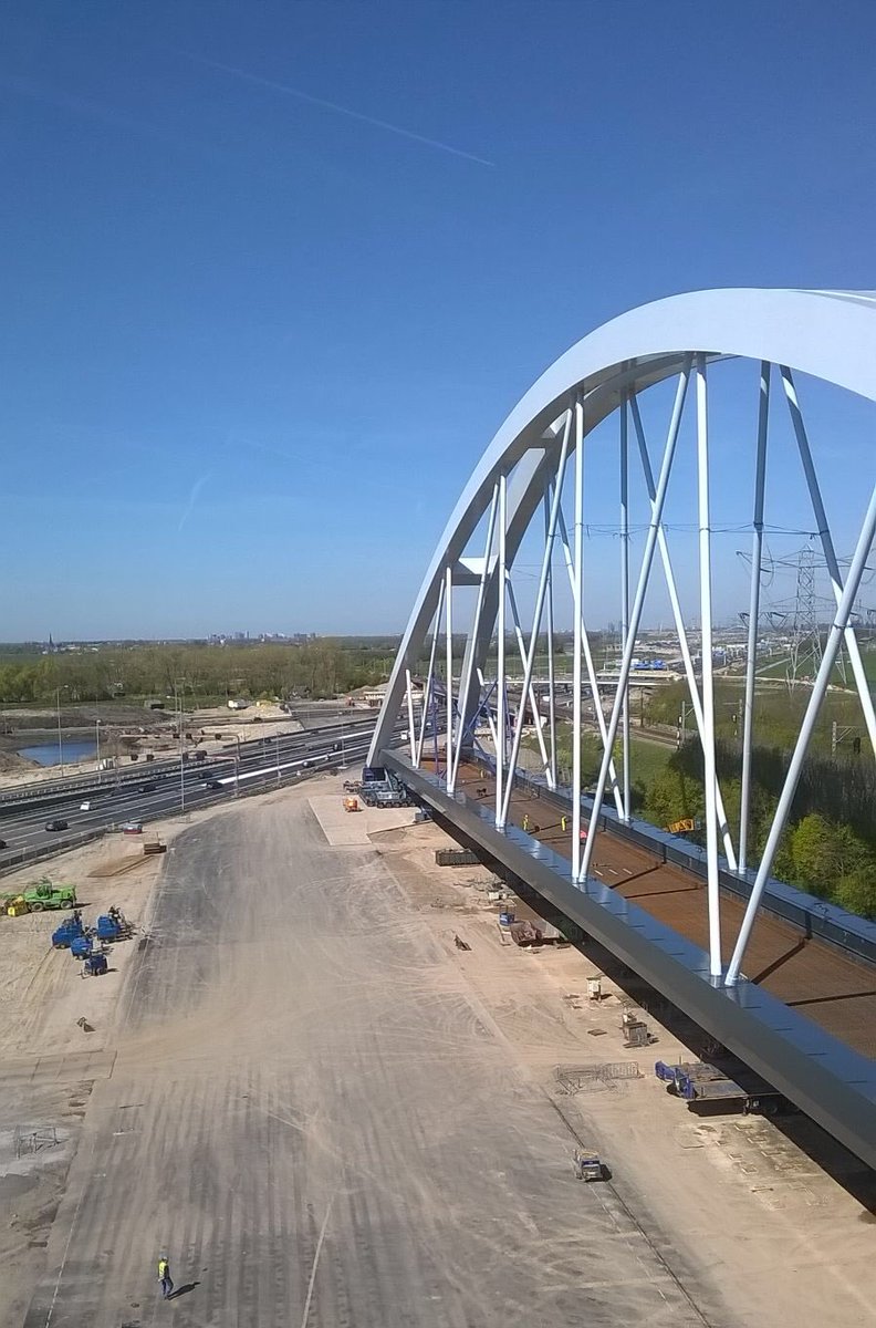 Hij ligt klaar, voor het plaatsen van deze jongen is de #A1 bij Muiden morgenavond vanaf 20.00 uur dicht.<a href="/RWS_SAA/">Rijkswaterstaat SAA</a>