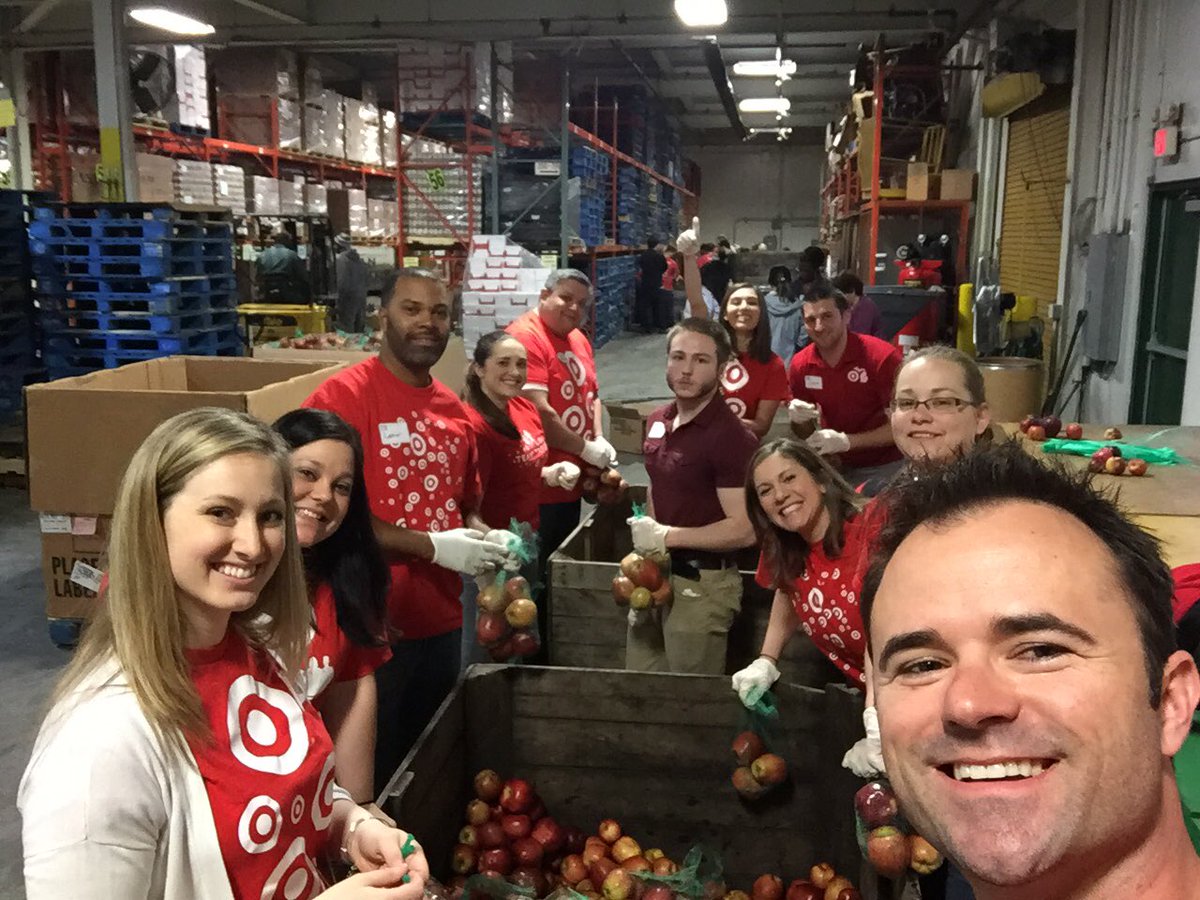 EMDonoughe's tweet image. Gleaners! #R100DayOfService @ChrisAtomKing @johnp_sheehan @Summer_K_W @VisualGuyMatt @Mattgor94953263 @KaylaSanson1