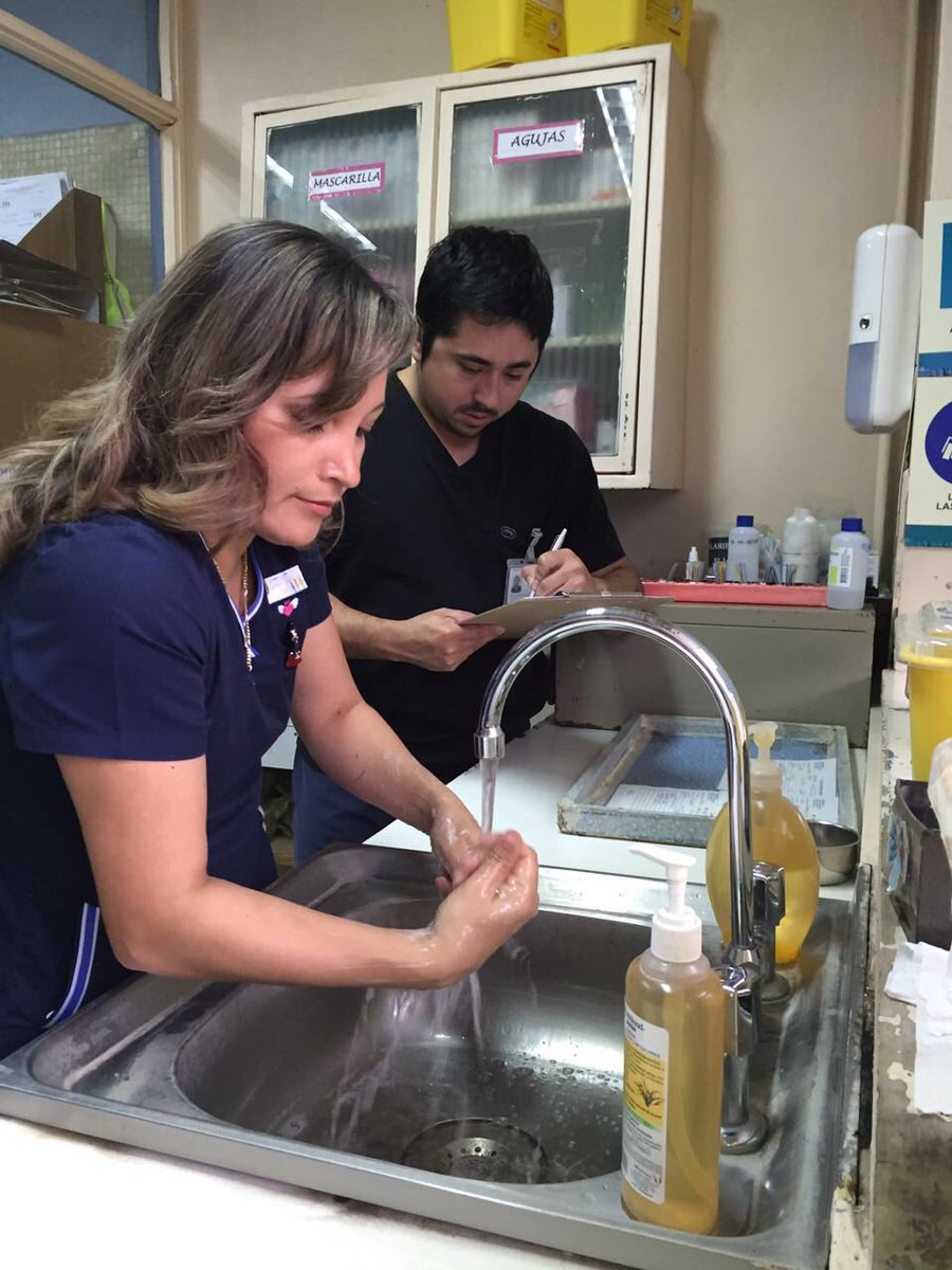 SSBiobio's tweet photo. Hospitales de Nacimiento y Sta. Bárbara conmemoran el "Día Mundial del Lavado de Manos". https://t.co/N0l6FzKnle