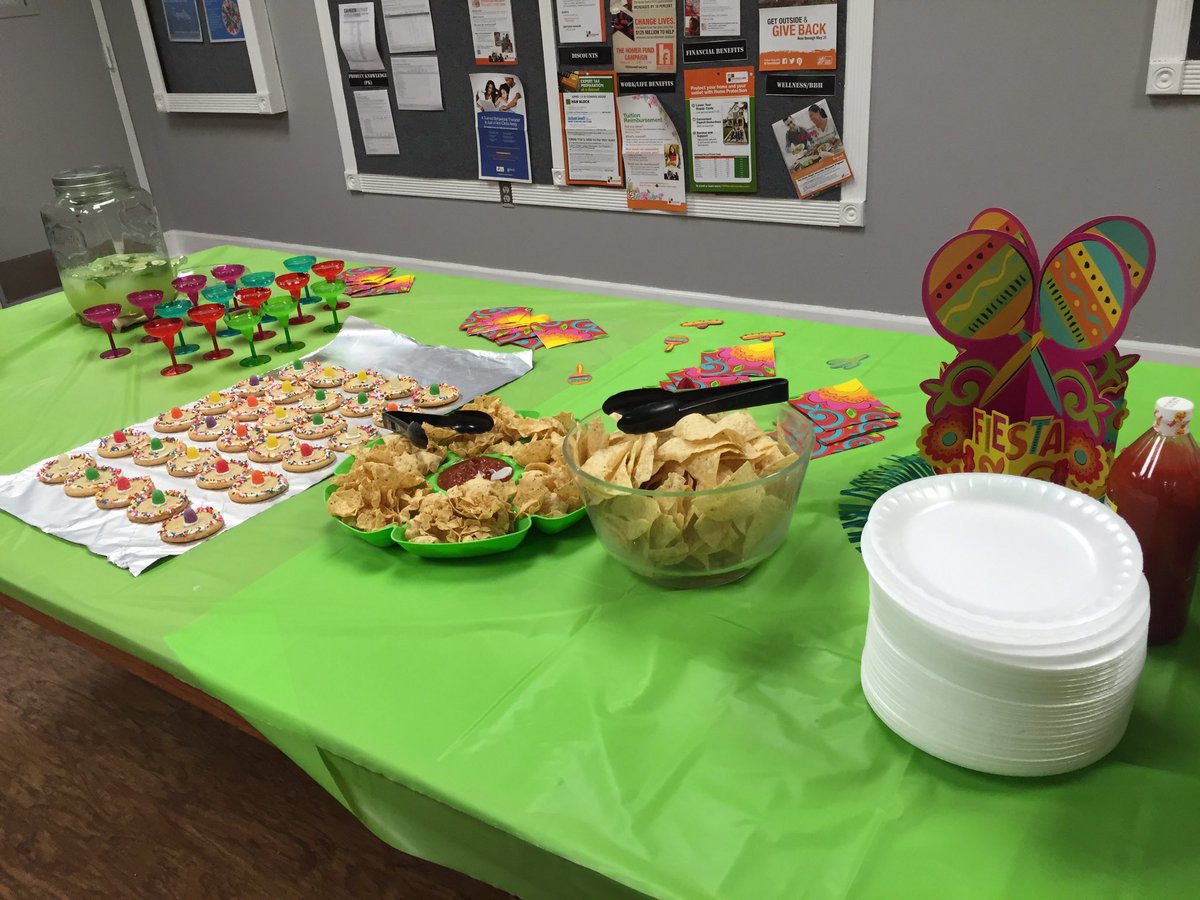 Happy Cinco de Mayo from 3615!! <a href="/THDELISA/">ELISA EDWARDS</a> <a href="/AlexAmoTHD/">Alex Amo</a> @THDBecky31 <a href="/mwalker015/">Michelle Walker</a>