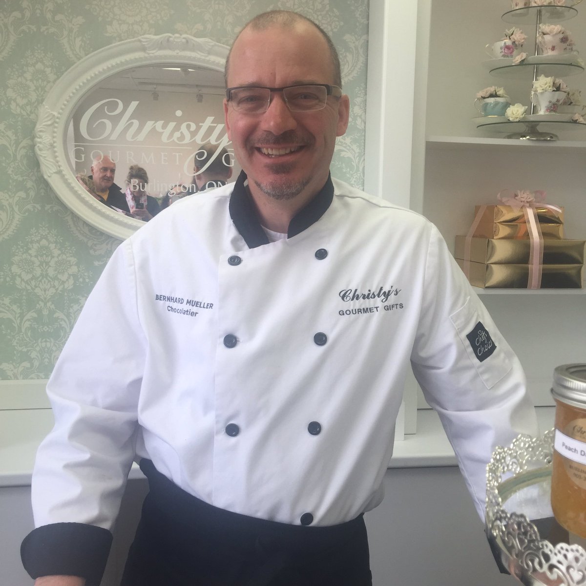 BurlingtonTour's tweet photo. @BurlingtonMuse @christyssweets he is a wealth of delicious knowledge https://t.co/ModVPcPaBl