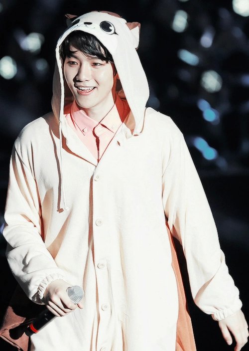 SMent_EXO's tweet photo. #HappyBaekhyunDay
#생일축하해백현아 https://t.co/KapAwobQXF