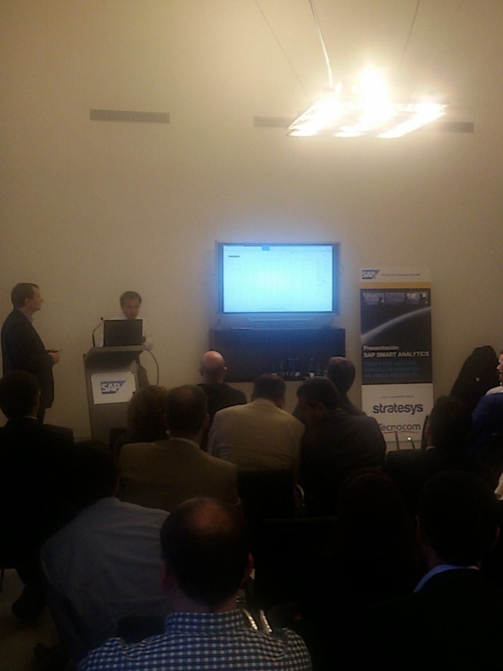 CSirera's tweet photo. Ivan Aguilar de @stratesys muestra el funcionamiento de la solución #sapsmartanalytics de #generalcable https://t.co/nuDI8vzDVE
