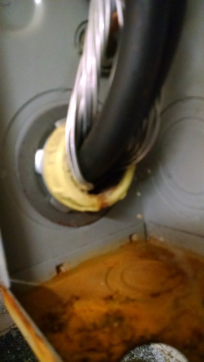 IntedElectrical's tweet photo. RT @TerraHomeInsp Some #water getting in this #electric #servicepanel #shocking https://t.co/JXmIxF5fGv #electric… https://t.co/WxUJ7XtR7k