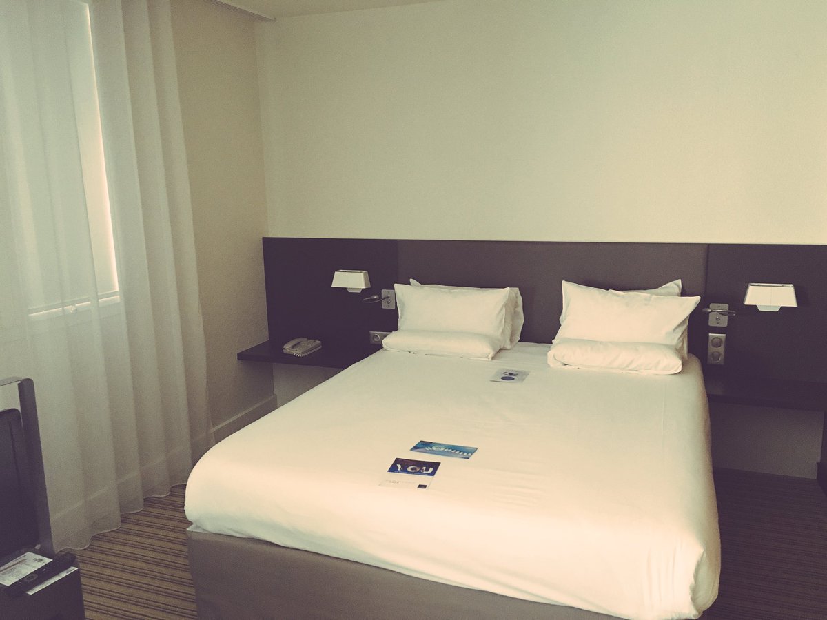 fhugonet's tweet photo. Une tuerie ce nouveau lit #livendream @Novotel_FR #suitenovotel #cannes #croisette #holidays https://t.co/KuPFGQwoVs
