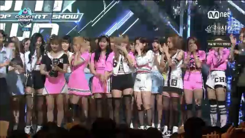 cryojulia's tweet photo. Congratulations Twice. It was only a matter of time. 🎊🎊💓
#twicefirstwin #CheerUp1stWin https://t.co/W97DX9ltBL