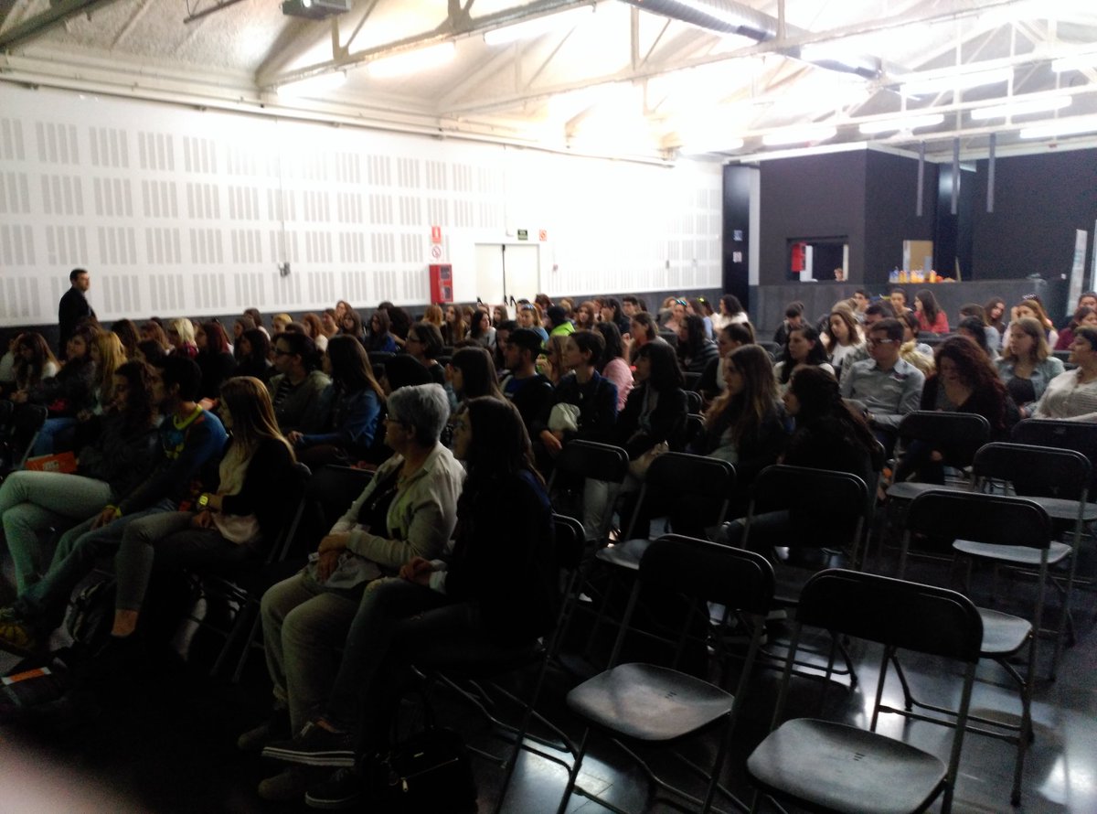 jfarreny's tweet photo. Ponència de clausura #UpdateFP16. "Pensem una mica diferent" La cirereta del pastís" https://t.co/4LcbdFcyfk