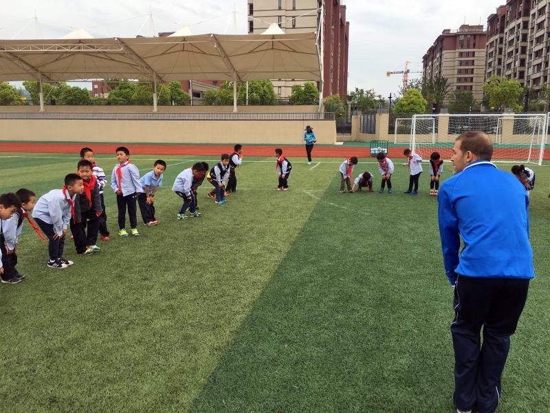NanjingHonorFC's tweet photo. Nuevo día de trabajo en la @HongdeNanjing de la mano de @isidorocollado. https://t.co/IGrjyLWYrS