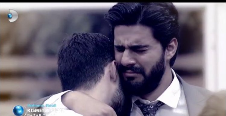 helinseolur's tweet photo. Sen aglama dayanamam aglama gøz bebegim sana kiyamam NUR geliyor muro gidiyor aglama bebegim kiyamam😂😂#kismetseolur https://t.co/wlh0yYIUj6
