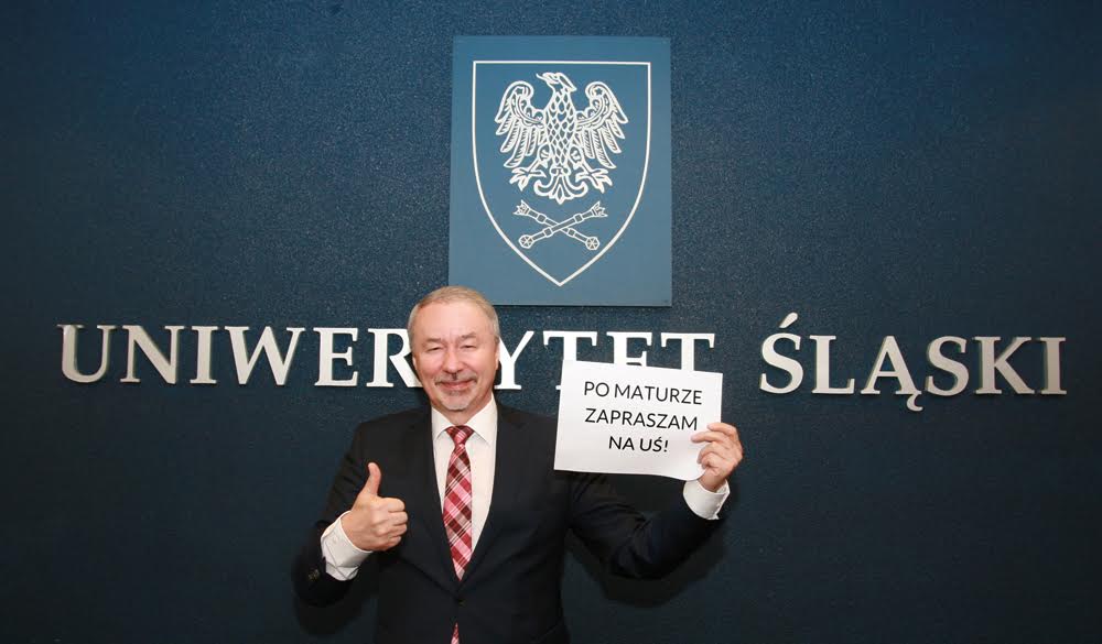USinKatowice's tweet photo. Maturzyści! Rektor UŚ prof. zw. dr hab. Wiesław Banyś życzy powodzenia na #matura2016 i zaprasza na uczelnię! https://t.co/0WF0sf1LUW