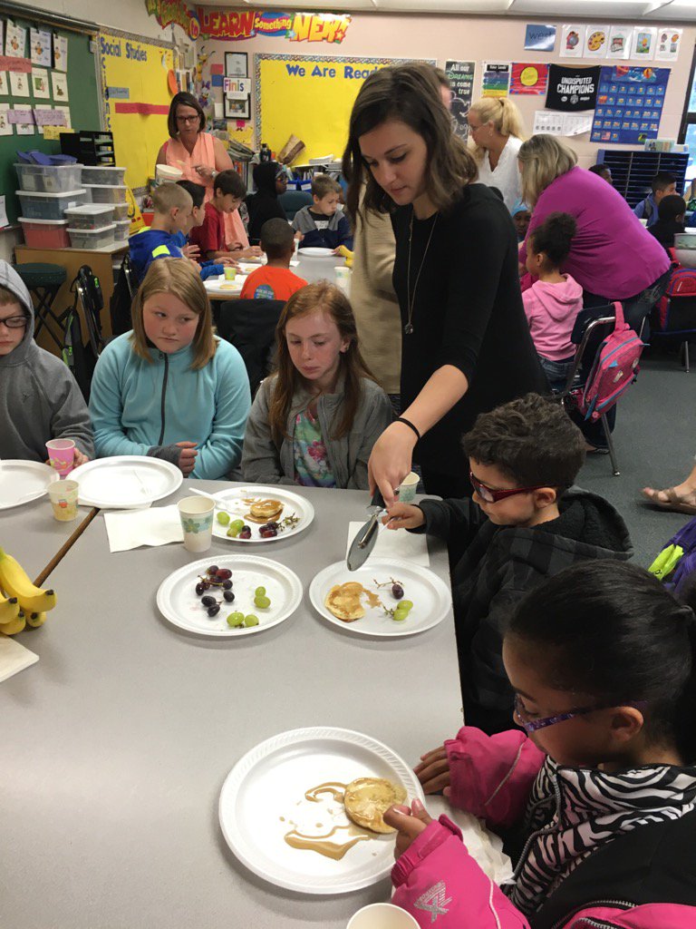 Who needs mom when you have Miss Pryor?! 😉