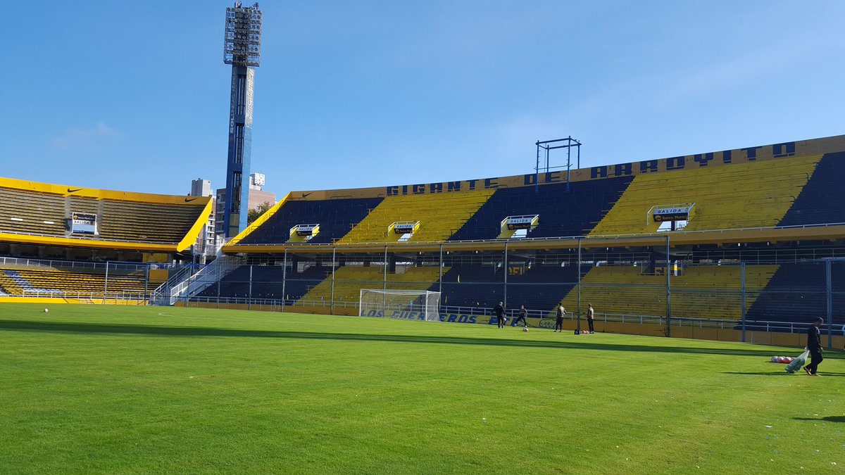 O_liveski's tweet photo. Hoje é dia de acreditar. Dia de Grêmio. E a #GrêmioRádioUmbro estará ao lado do Tricolor na Gigante de Arroyito. https://t.co/Fw8Mty7sje