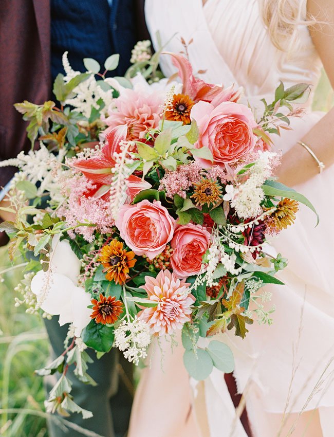 MCSbyRequest's tweet image. Terrific floral inspiration from @greenweddingshoes for planning a #Fall #wedding: buff.ly/1TnYBve