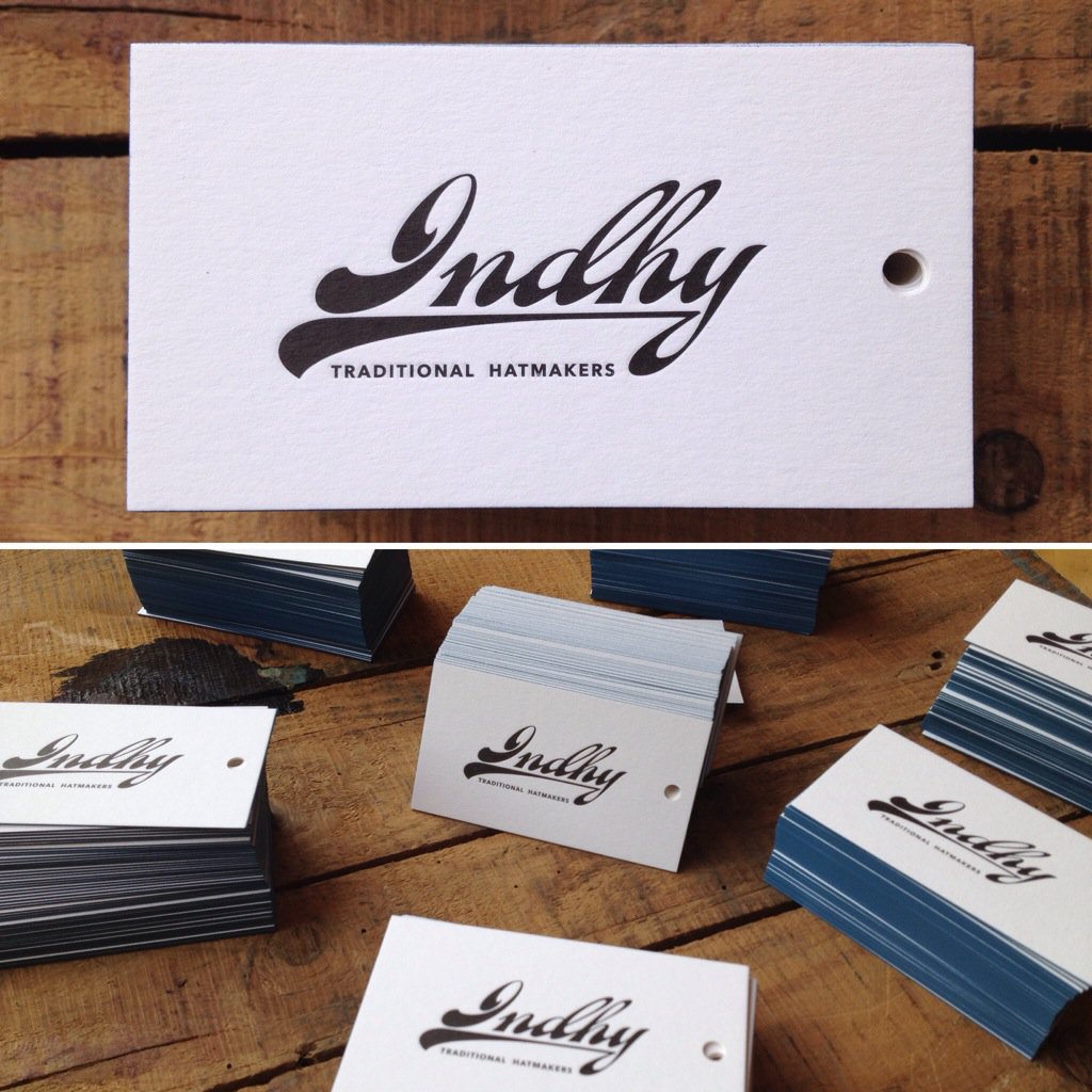 LetterCotton's tweet photo. Etiquetas en Letterpress, 600 gr, cantos pintados para #Indhy #letterpress #hatmaker #handmade #print  #edgepainting https://t.co/DHbotr4CtF
