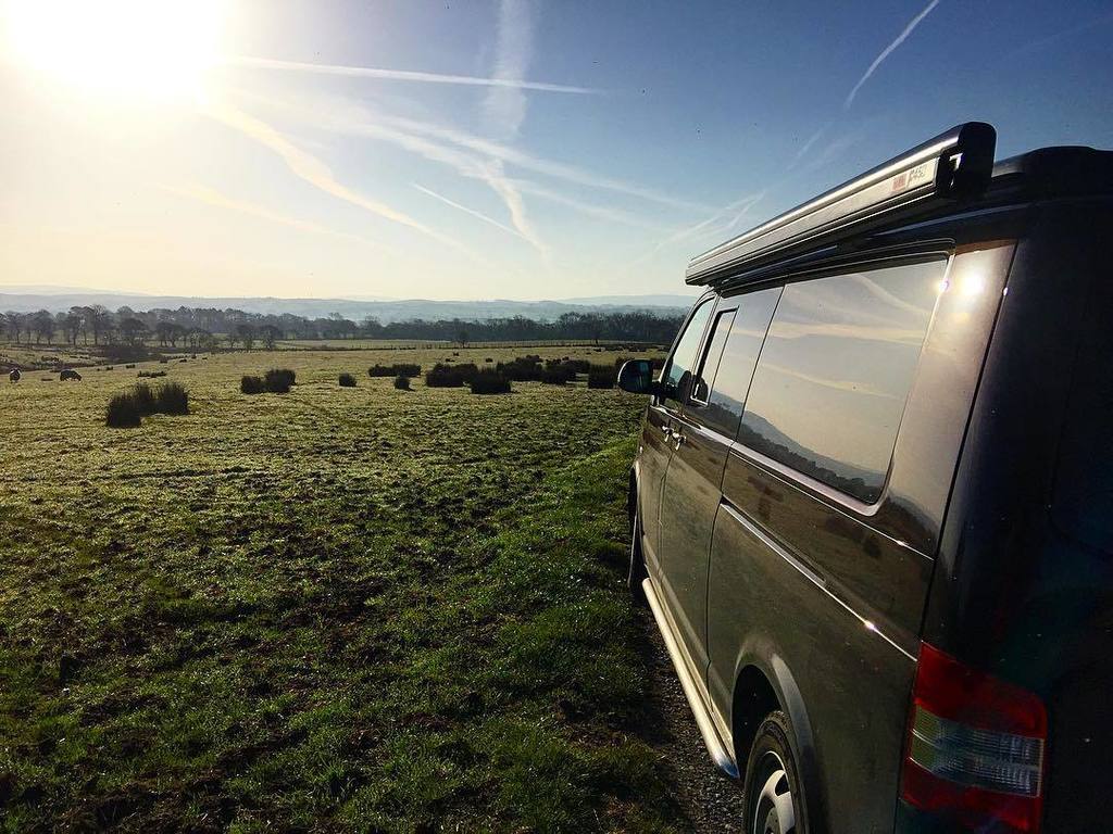 dubbusses's tweet photo. Another beautiful morning to wake up to. #troughofbowland #sunshine #blueskies #vanneedsawash #vw #T5 #transporter β¦ https://t.co/F1JNFVOzRQ