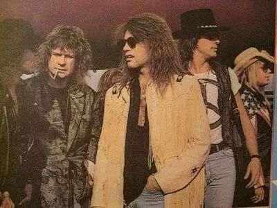 SamboraArmy's tweet image. Moscow Music Peace Festival (89) @TheRealSambora 💜