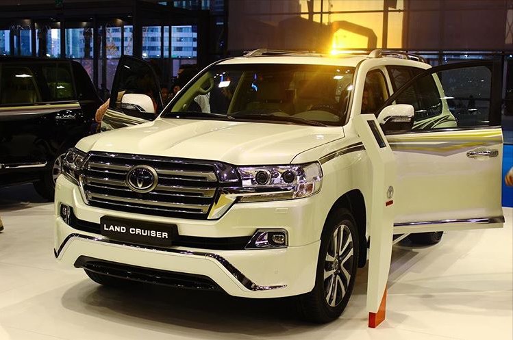 toyotaqatar's tweet photo. #ThrowBackThursday on the #QMS2016
Photo Credits to شاهان احمد❤
#LandCruiser #Toyota #ToyotaQatar #Qatar #Doha https://t.co/siyKZcoMOo
