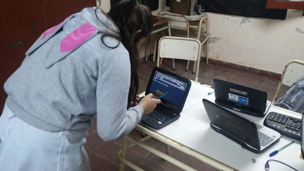 Dilosa14's tweet photo. Esc.  Comercio Maestro H. A. Rodríguez,  se dejo funcionando la red escolar y el Punto de Activación. @jplichtmajer https://t.co/CCIctAcMqZ