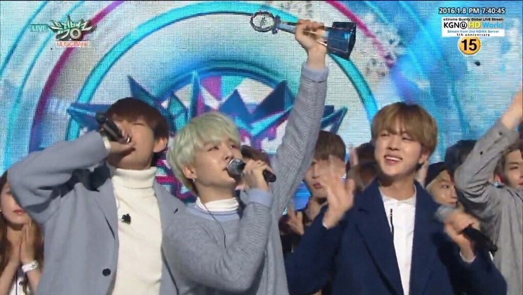 whathoseok's tweet photo. #RUN5THWIN
look omg he's sO HAPPY https://t.co/zGh6LbtP5u