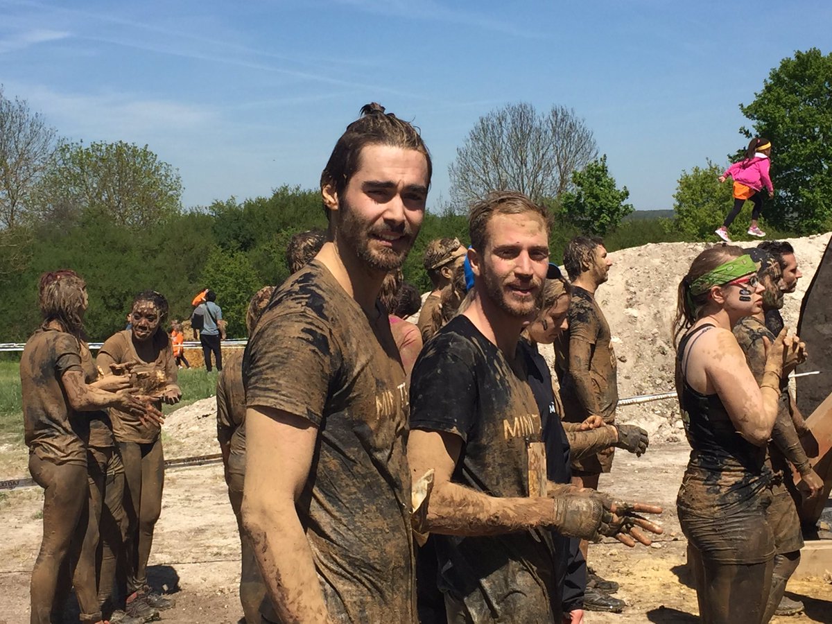 romaincosta_'s tweet photo. We did it avec @nicolassimoes !!!! Continuez de ns suivre sur snap : rophco 
#mudguymini #mudday @MINI_FR @TheMudDay https://t.co/HVM7j2aB04