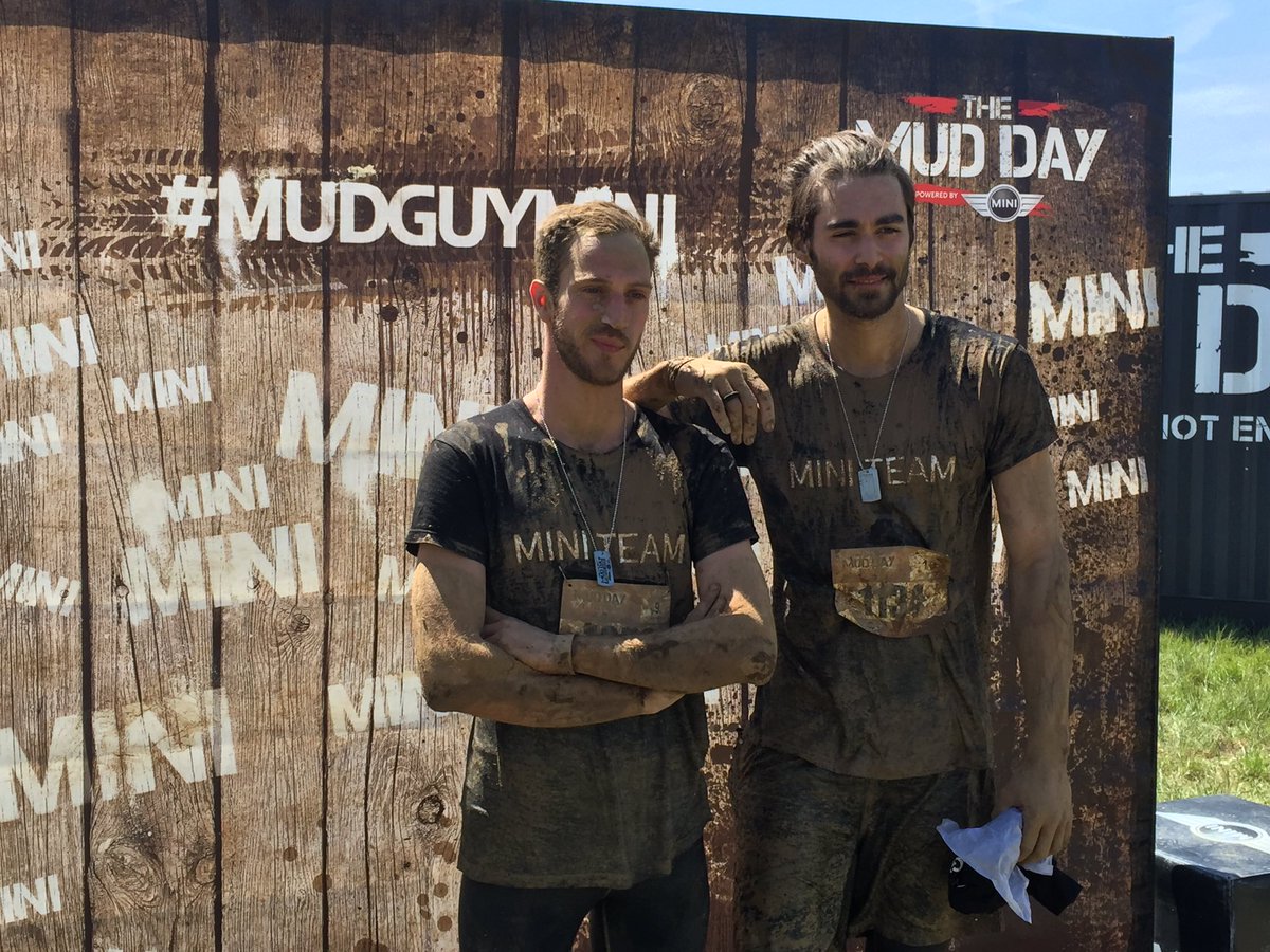 romaincosta_'s tweet photo. We did it avec @nicolassimoes !!!! Continuez de ns suivre sur snap : rophco 
#mudguymini #mudday @MINI_FR @TheMudDay https://t.co/HVM7j2aB04