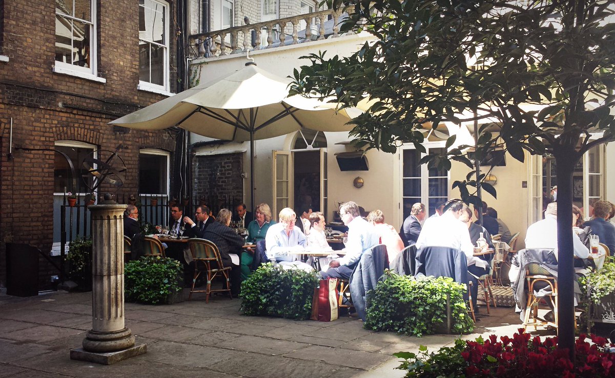 BoulestinLondon's tweet photo. Loving this weather! #courtyard #alfrescodining https://t.co/9pK4kObJWa