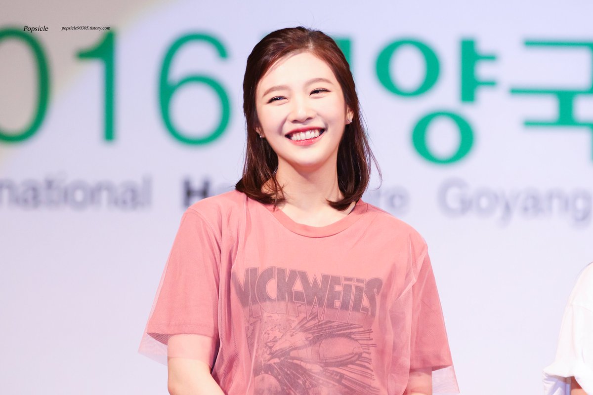 popsicle_305's tweet photo. 160429 고양 꽃박람회 
#레드벨벳 #RedVelvet #조이 #Joy

수영이가 웃는걸 보고있으면 세상의 근심걱정이 다 사라지는 기분이야😊 https://t.co/qtUQhPzwLR