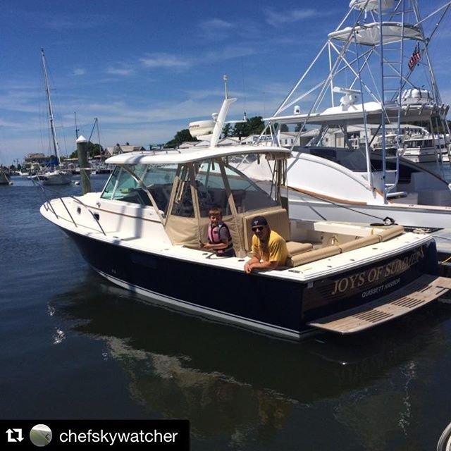 Huntyachts's tweet photo. #Repost #TBT γ»Putting the boat in. #huntyachts #boating #deepv #yachting #surfhunter #boatinglife ξ: @chefskywatcher https://t.co/6JVs9y02Z0