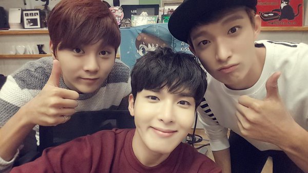 DK & Seungkwan are actually Ryeowook's irl sons? They even gave him peperos & cute msgs and he dotes on them so much