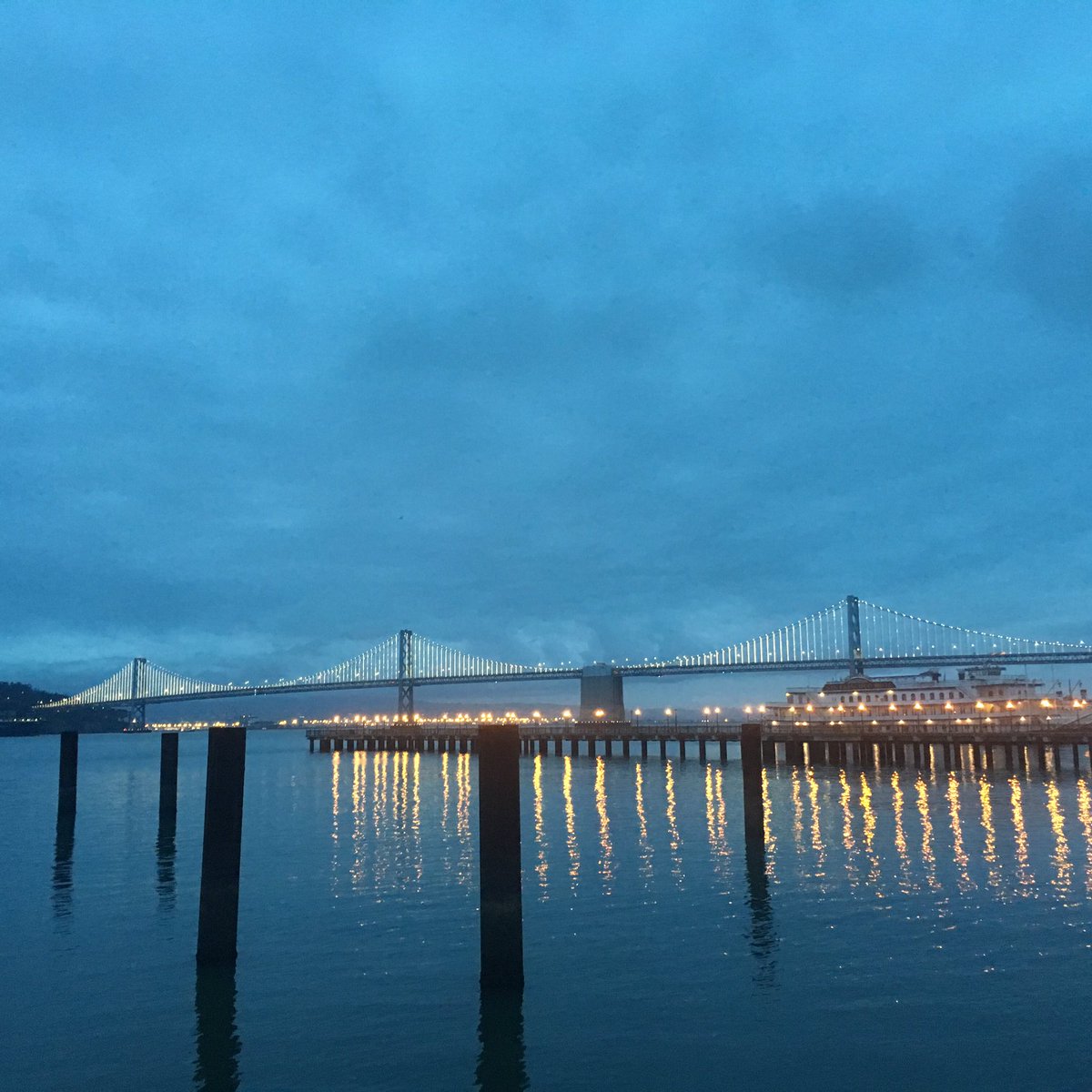 AlissaDosSantos's tweet photo. Nothing like a flat run on the desolate Embarcadero (minus @stgarrity) to start the day. #sixbeforesix, delivering. https://t.co/97sUgozz7o