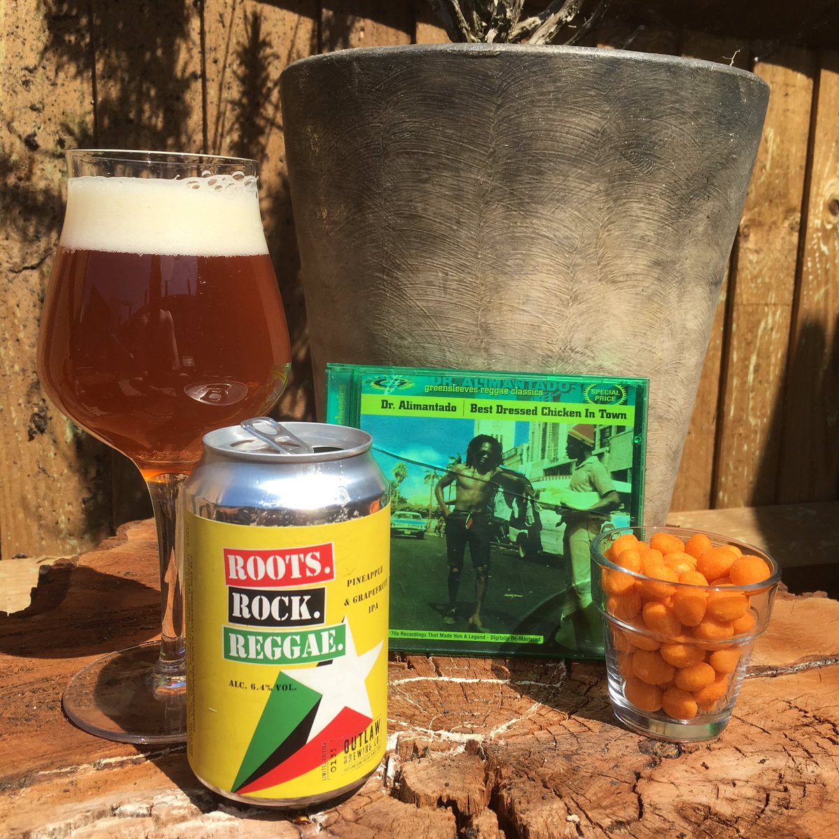 BigAlsBeer's tweet photo. In the garden drinking this fantastic drop which I got from Alex at Utobeer in Borough Market! https://t.co/ZLup8qNCQA