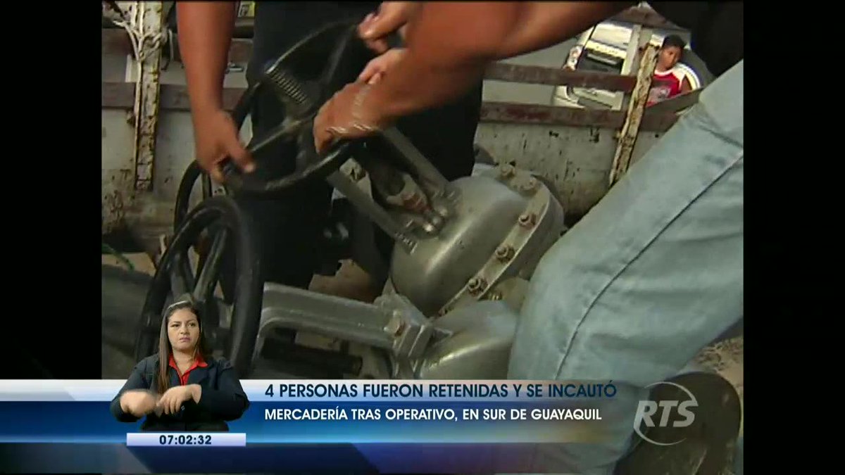 RTSEcuador's tweet photo. Cuatro personas fueron retenidas tras un operativo al sur de Guayaquil. https://t.co/5WV1HD3npy https://t.co/WiGx8zIows