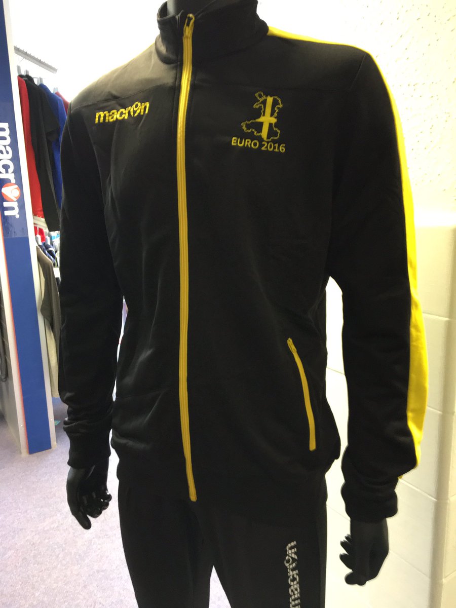 MacronWrexham's tweet photo. NEW: Available now, #Euro2016 tracksuit top just £39.99 #Wales  https://t.co/VUX1GwYX6Q https://t.co/kz0XsSOo3F