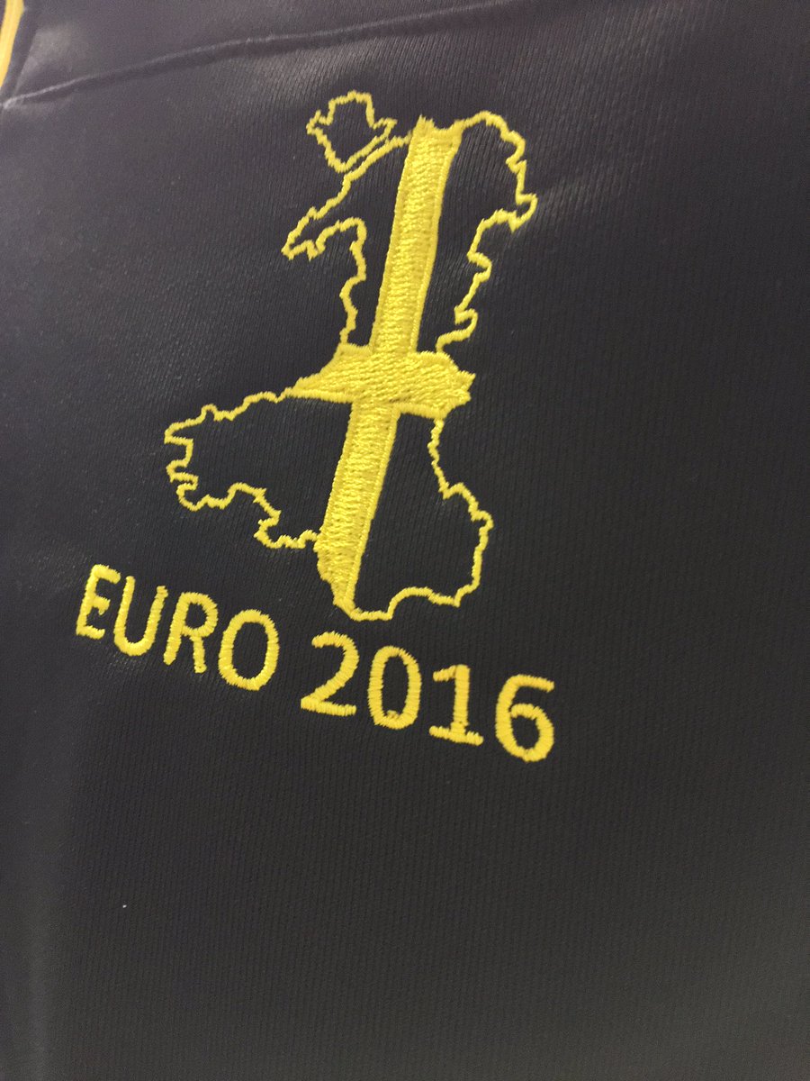 NEW: Available now, #Euro2016 tracksuit top just £39.99 #Wales  bit.ly/1Wbl4Tp