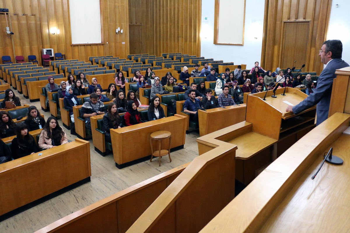 enginaltaychp's tweet photo. Ankara, Hacettepe ve Turgut Özal üniversiteleri hukuk fakültesi öğrencilerini ağırlamaktan mutluluk duydum.@CHPTBMM https://t.co/NrIgqLAjgH