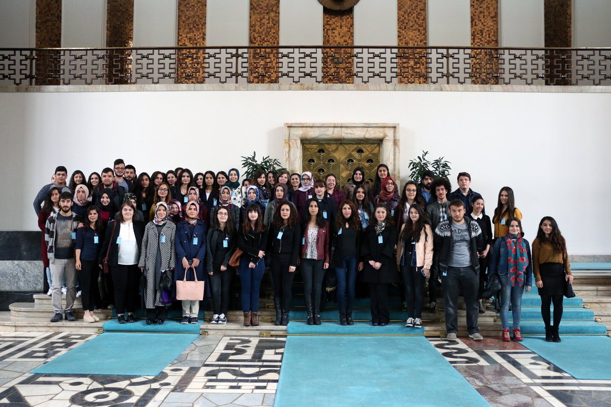 enginaltaychp's tweet photo. Ankara, Hacettepe ve Turgut Özal üniversiteleri hukuk fakültesi öğrencilerini ağırlamaktan mutluluk duydum.@CHPTBMM https://t.co/NrIgqLAjgH
